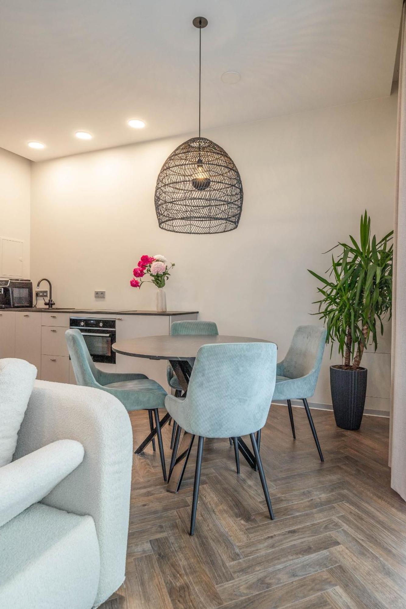 Green House Downtown Apartments With Private Free Parking And Bike Storage Klaipeda Exterior photo